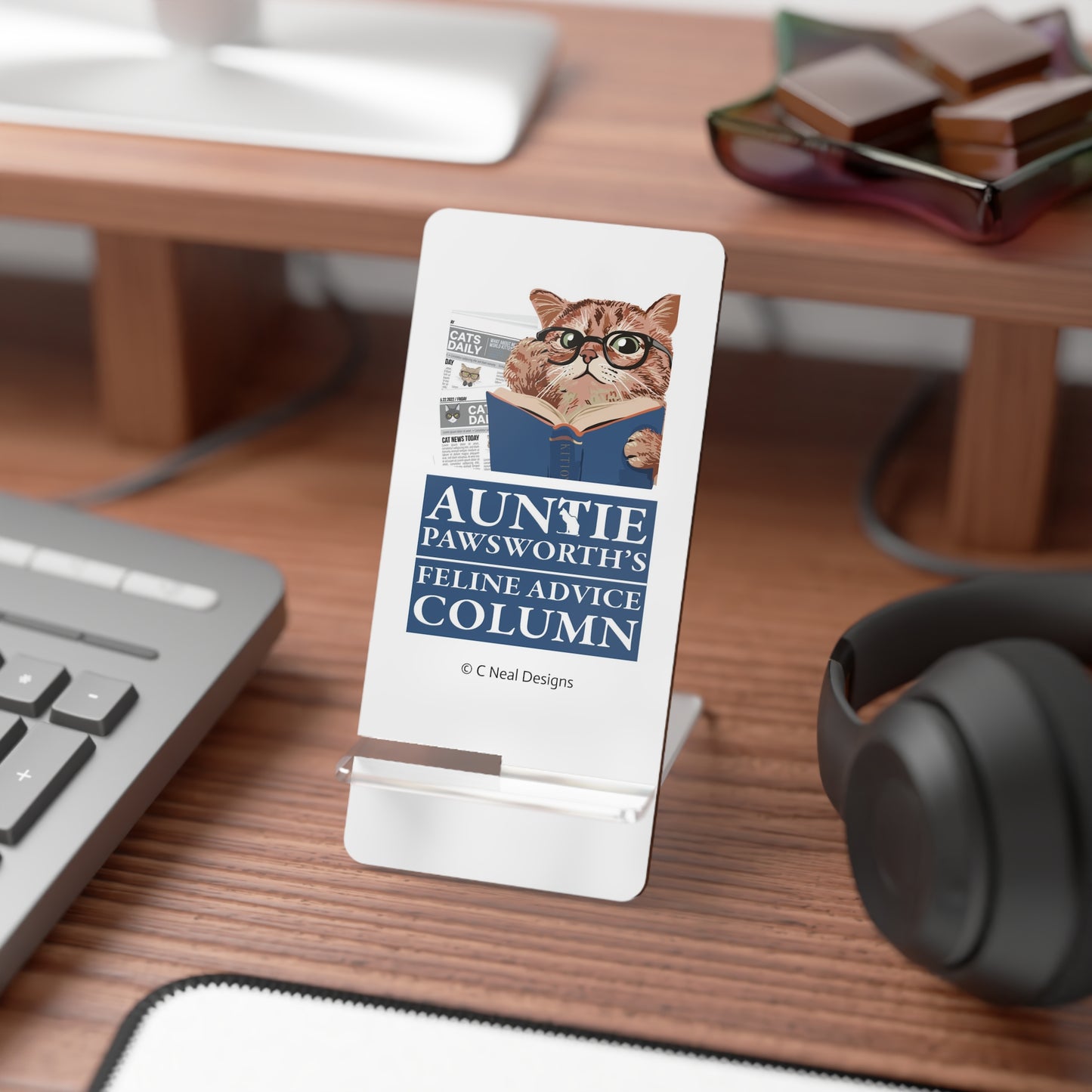 AUNTIE PAWSWORTH Mobile Display Stand for Smartphones